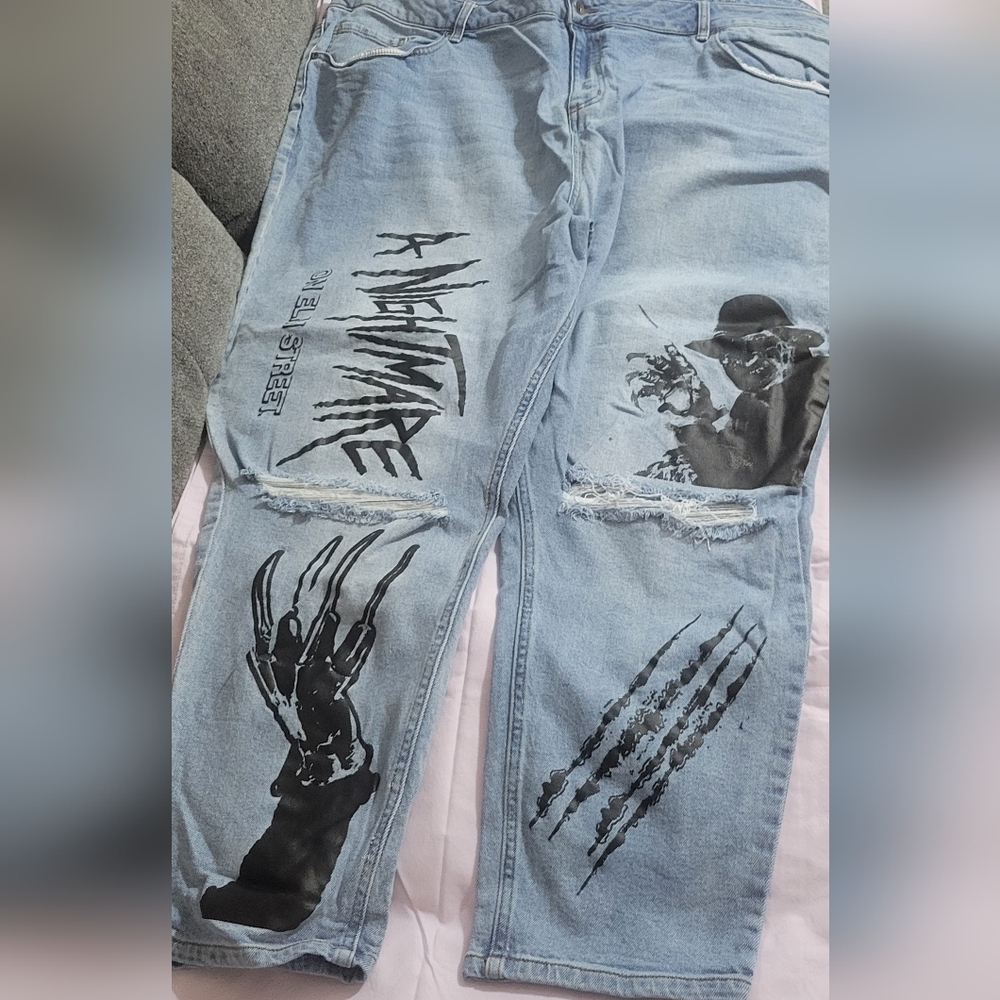 Hot Topic A Nightmare On Elm Street Distructed Mom Jeans Plus Size 26